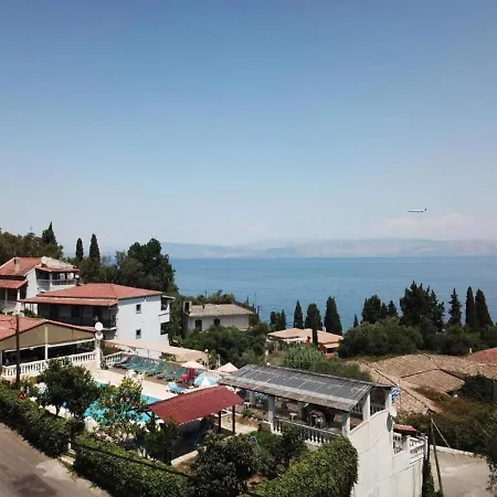 Amazing In With Terrace Daire Benitses (Corfu)