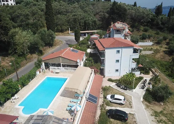 Appartement Amazing In With Terrace Benitses (Corfu)
